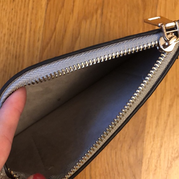 Textured Gray Coin Pouch - Picture 7 of 12